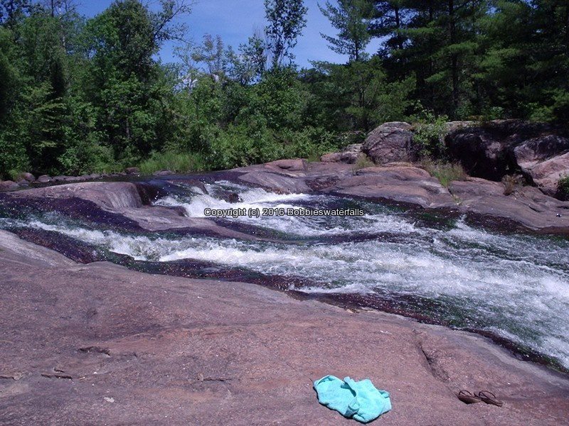 Keshena Falls Menominee County WI 7-1-2007_00008.jpg