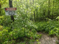 SVT PARKING AND TRAIL START 5-23-2015_00002.JPG